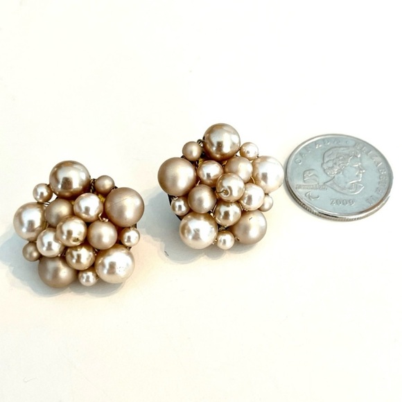 Vintage 50s Faux Pearl Clip-On Earrings - Picture 6 of 8